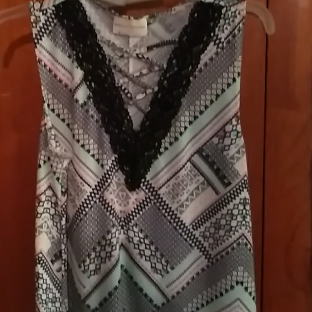 Lady's top Bobbie Brooks size medium new